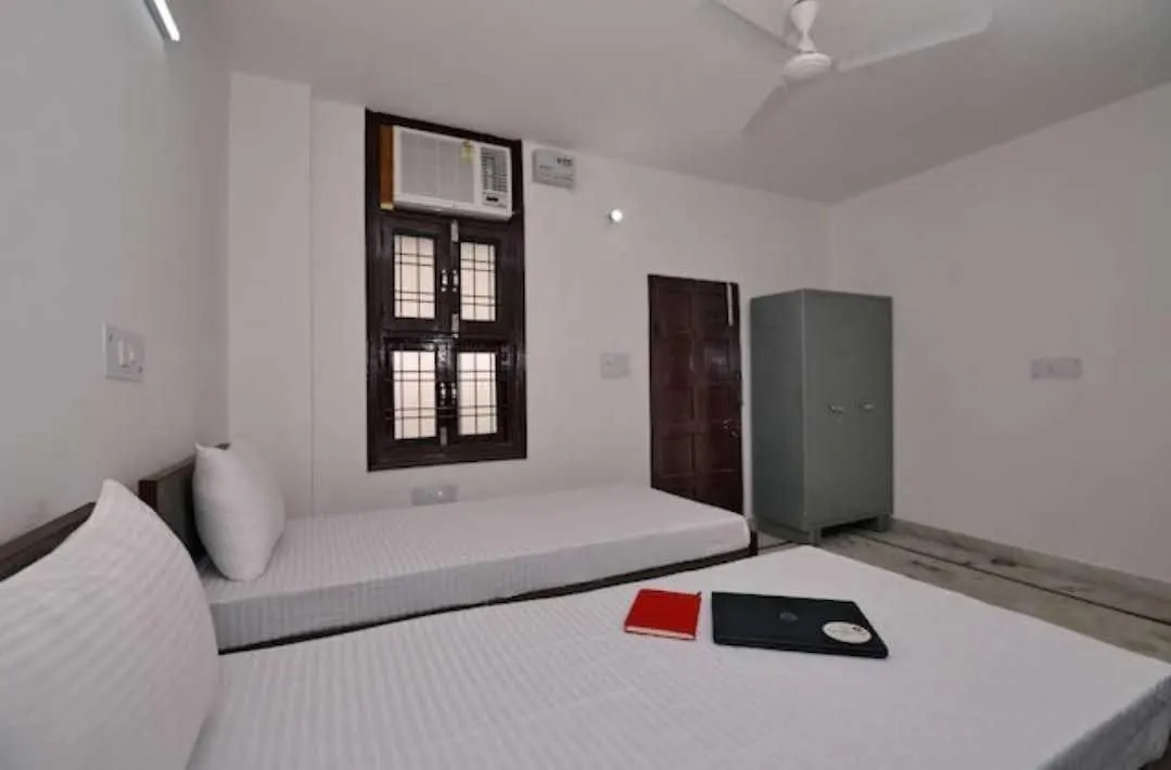 Hotel O Pop Royal Guest House Near Omaxe Celebration Mall Gurgaon